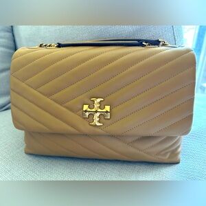 Tory Burch Kira Chevron Convertible Shoulder Bag NWOT Dusty Almond